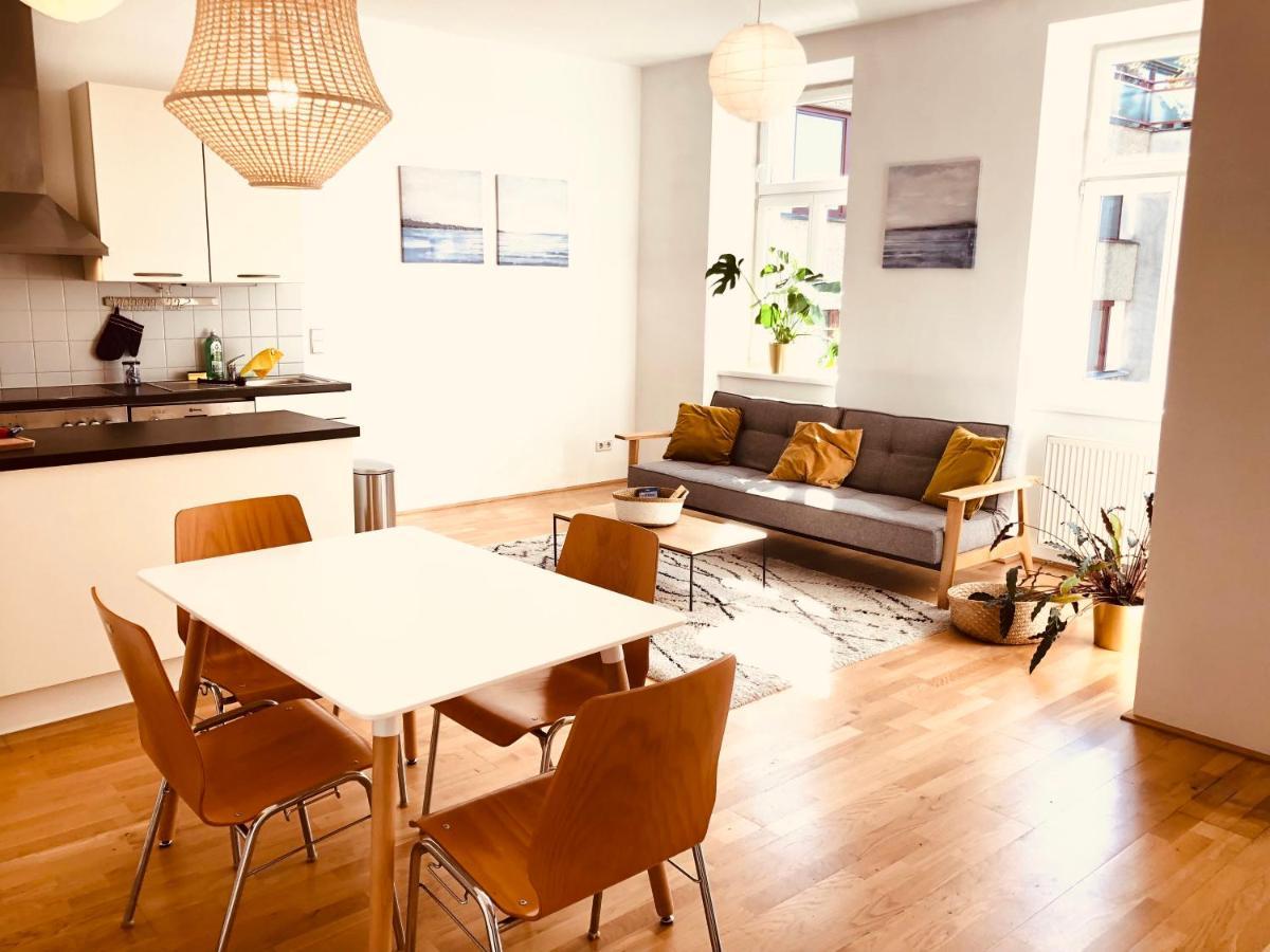 Helle 4 Zimmer Familien-wohnung Mit Balkon! Schloss Schonbrunn In Gehdistanz Apartament Viena