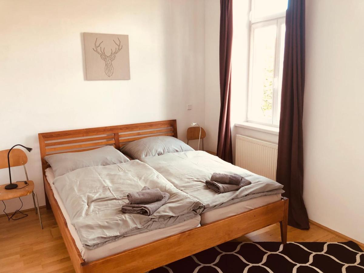 Helle 4 Zimmer Familien-wohnung Mit Balkon! Schloss Schonbrunn In Gehdistanz * Viena
