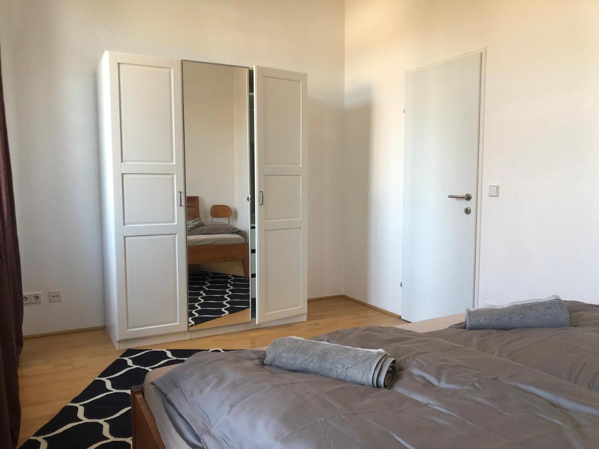 Apartament Helle 4 Zimmer Familien-wohnung Mit Balkon! Schloss Schonbrunn In Gehdistanz Viena