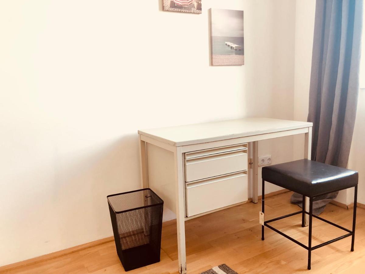 Apartament Helle 4 Zimmer Familien-wohnung Mit Balkon! Schloss Schonbrunn In Gehdistanz Viena