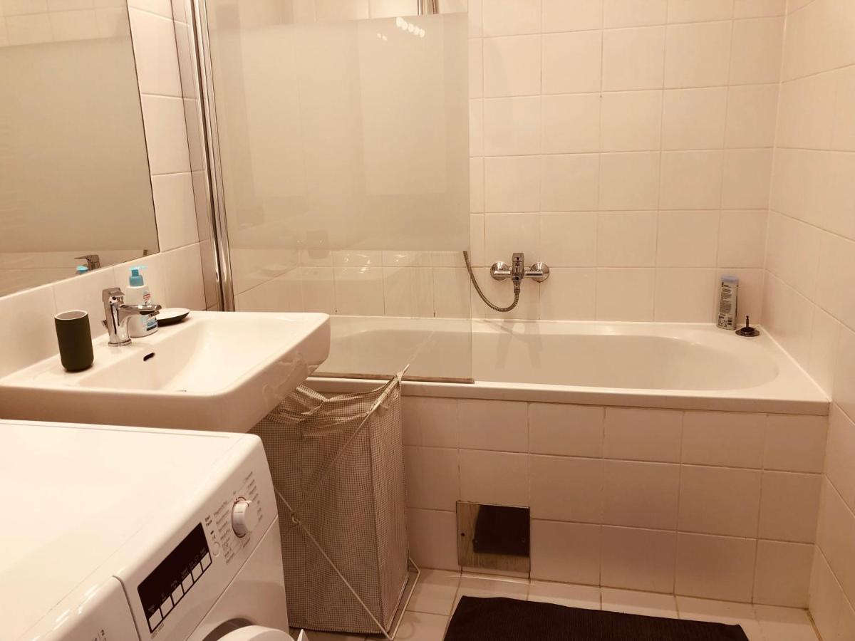Helle 4 Zimmer Familien-wohnung Mit Balkon! Schloss Schonbrunn In Gehdistanz Apartament